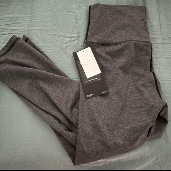 NTW TYR crop leggings - Picture 2 of 3